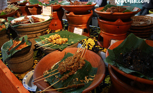 Nasi Jamblang khas Cirebon , kuliner indonesia 