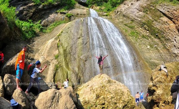 Pantai Watu Bale, Kebumen, wisata desa, pantai kebumen, pantai indonesia, jawa tengah, pusat studi desa indonesia, pantai pecaron kebumen , air terjun sawangan 