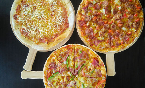 pizza, cafe bandung, skylight cafe bandung, cafe bandung, wisata halal, blog kuliner, media online, media partner 
